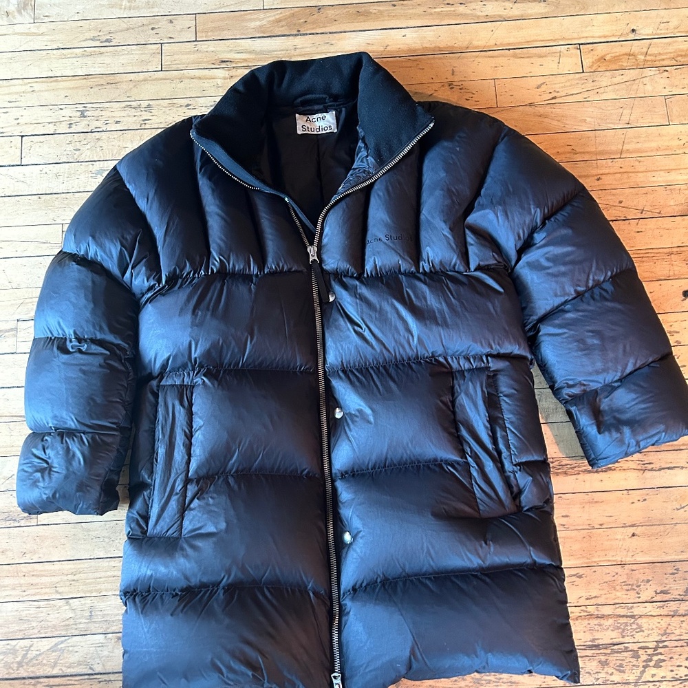 Oversized winter acne puffer